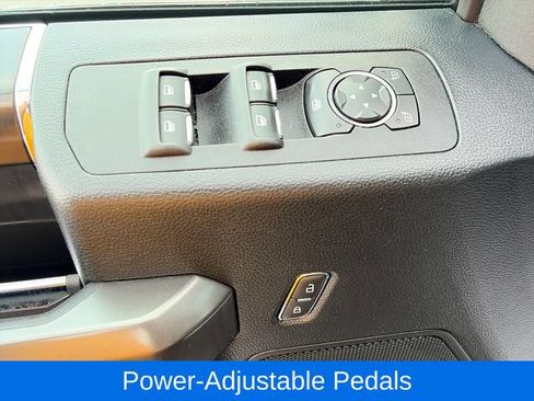 Used 2019 Ford F150 XLT w/ Equipment Group 302A Luxury AWD/4WD image 18