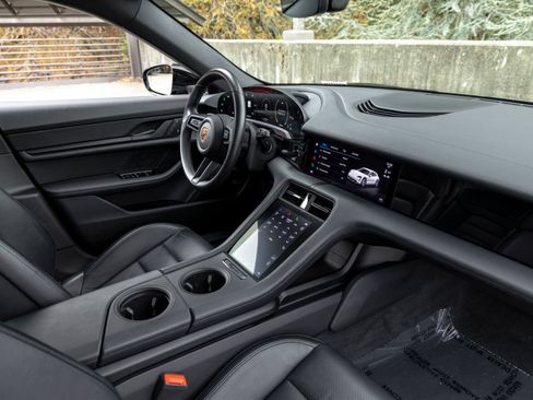 Certified 2022 Porsche Taycan 4 Cross Turismo AWD/4WD image 51