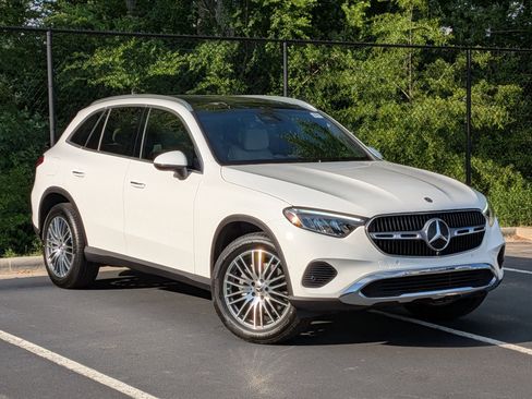 New 2026 Mercedes-Benz GLC 300 4MATIC image 2