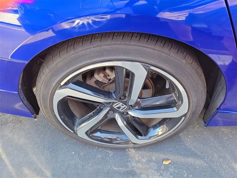 Used 2019 Honda Accord Sport image 9