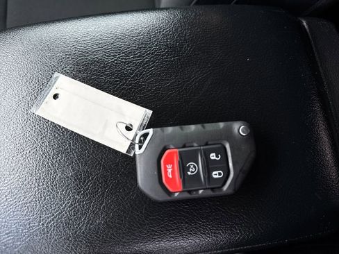 Used 2022 Jeep Wrangler Sport S image 28