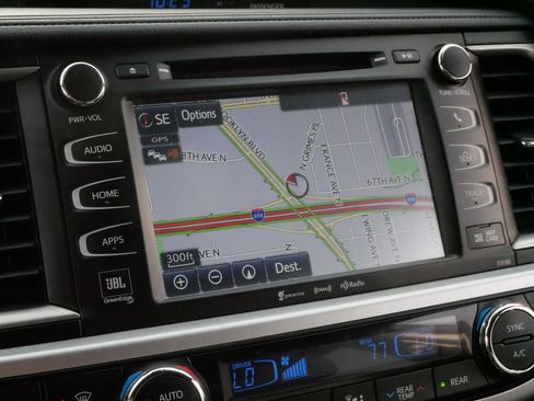 Used 2017 Toyota Highlander Limited Platinum image 22