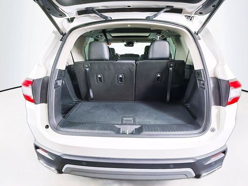 Used 2024 Honda Pilot Touring image 14