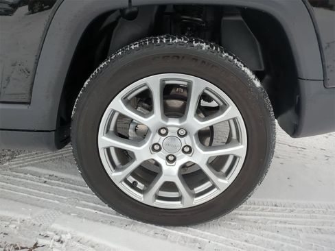 Certified 2022 Jeep Compass Latitude image 14