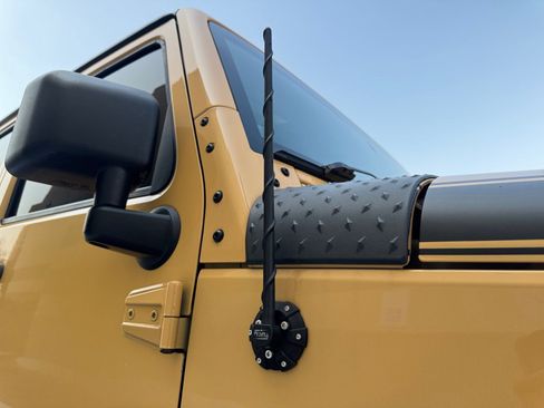 Used 2014 Jeep Wrangler Unlimited Sahara image 31