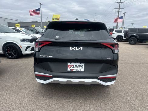 Used 2025 Kia Sportage LX AWD/4WD image 13