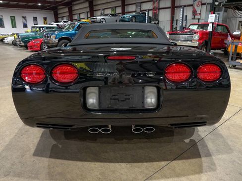 Used 2003 Chevrolet Corvette Convertible w/ Preferred Equipment Group1 RWD image 23