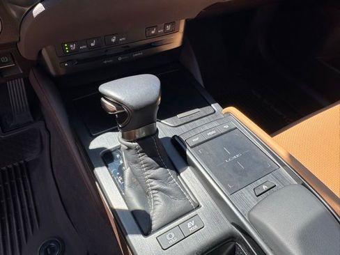 Used 2021 Lexus ES 300h w/ Premium Package FWD image 29