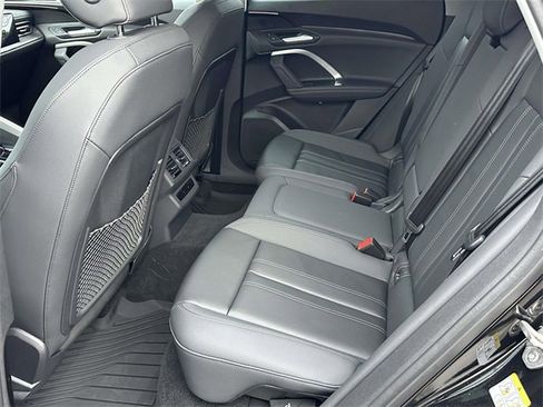 Certified 2025 Audi Q5 2.0T Premium w/ 19" Wheel Package image 14