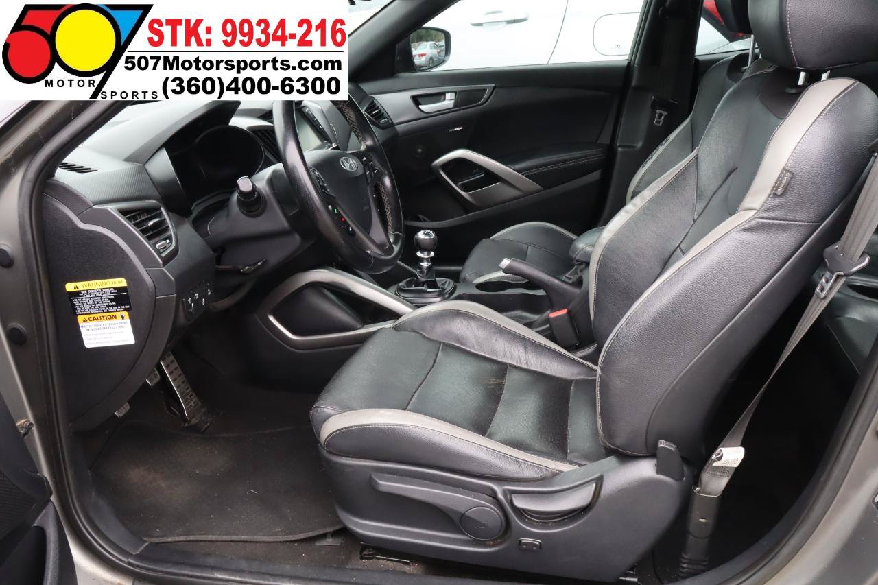 Used 2016 Hyundai Veloster Turbo w/ Option Group 04 FWD image 7