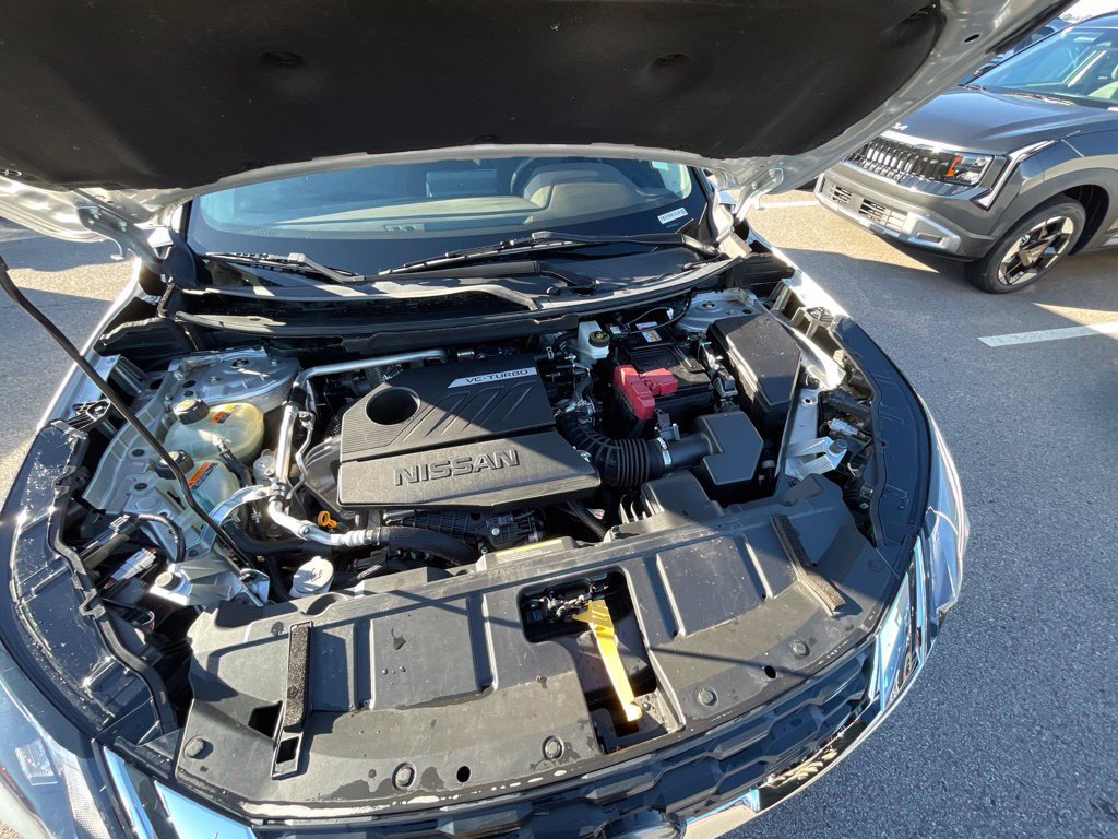 Used 2023 Nissan Rogue SV FWD image 32
