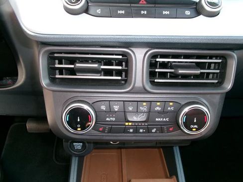 Used 2023 Ford Maverick Lariat w/ Lariat Luxury Package FWD image 16