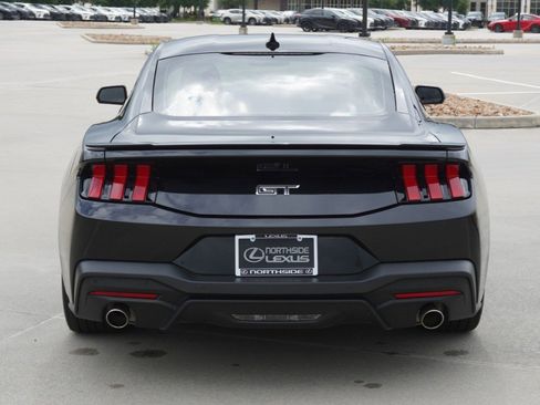 Used 2024 Ford Mustang GT Premium image 8