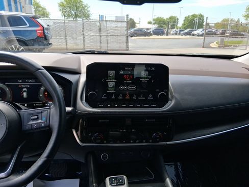 Used 2021 Nissan Rogue Platinum AWD/4WD image 12