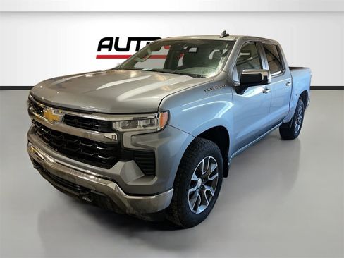 Used 2025 Chevrolet Silverado 1500 LT image 3