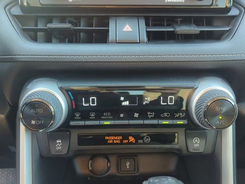 Used 2022 Toyota RAV4 XLE w/ Convenience Package image 17