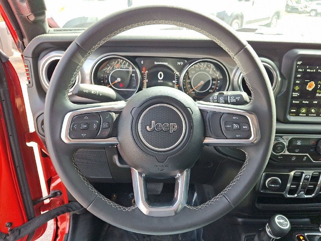 Used 2023 Jeep Wrangler Unlimited Sahara AWD/4WD image 19