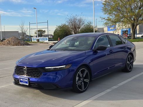 Certified 2025 Honda Accord Sport image 8