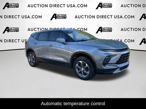 Used 2023 Chevrolet Blazer LT FWD image 5