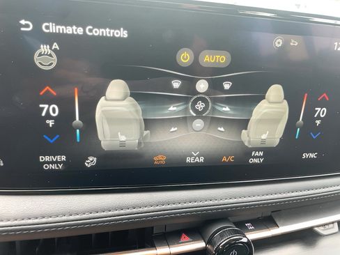 Used 2024 Nissan Ariya AWD image 19