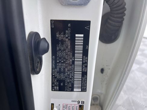 Used 2010 Toyota 4Runner SR5 AWD/4WD image 12