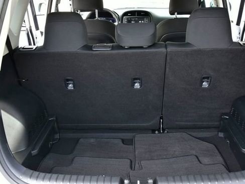 Certified 2025 Kia Soul LX w/ LX Technology Package FWD image 28