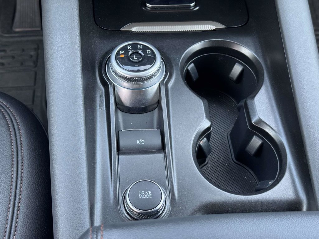 Used 2025 Ford Explorer Active RWD image 6