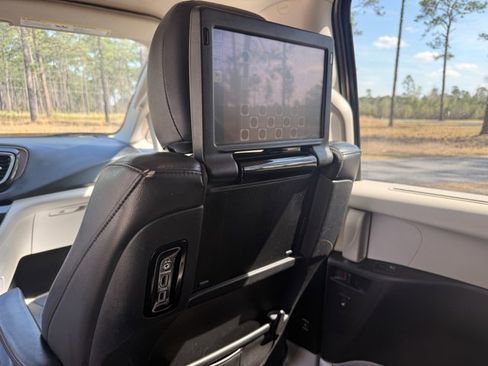 Used 2018 Chrysler Pacifica Touring-L Plus w/ Advanced Safetytec Group image 28