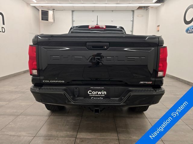 Used 2024 Chevrolet Colorado ZR2 w/ ZR2 Convenience Package III AWD/4WD image 4