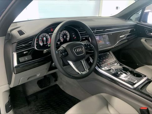 Used 2022 Audi Q7 Premium Plus image 2