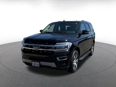 Used 2024 Ford Expedition Limited RWD image 4