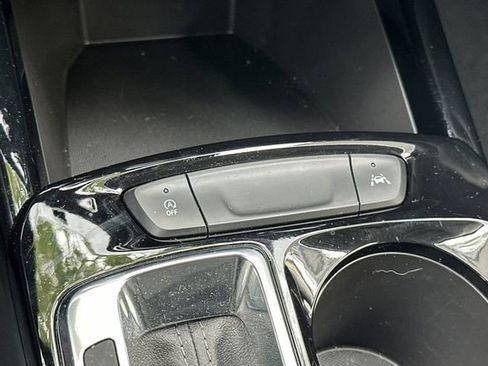 Used 2025 Chevrolet Trax LT w/ Driver Confidence Package image 31