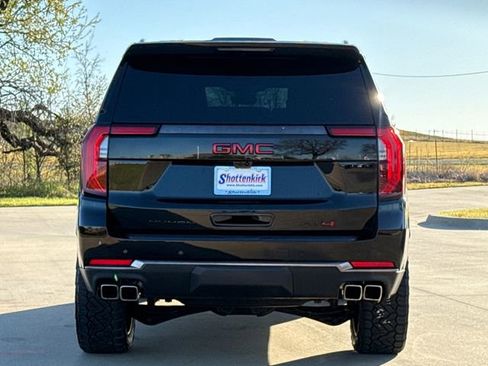 Used 2025 GMC Yukon AT4 Ultimate AWD/4WD image 8