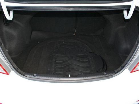 Used 2013 Hyundai Accent GLS image 23