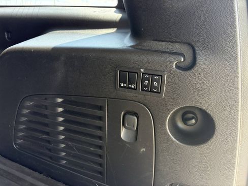 Used 2015 Cadillac Escalade ESV Luxury RWD image 12