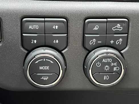 Used 2024 Chevrolet Silverado 1500 ZR2 image 16