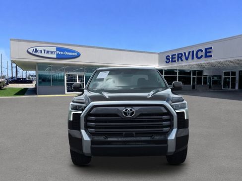 Used 2024 Toyota Tundra Limited AWD/4WD image 3