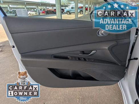Used 2024 Hyundai Elantra SEL FWD image 15