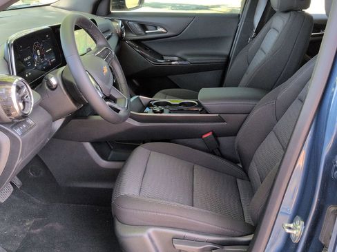 New 2026 Chevrolet Equinox LT w/ Safety and Technology Package image 18