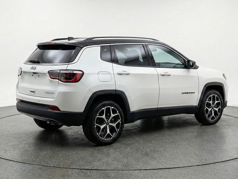 Used 2025 Jeep Compass Limited AWD/4WD image 9