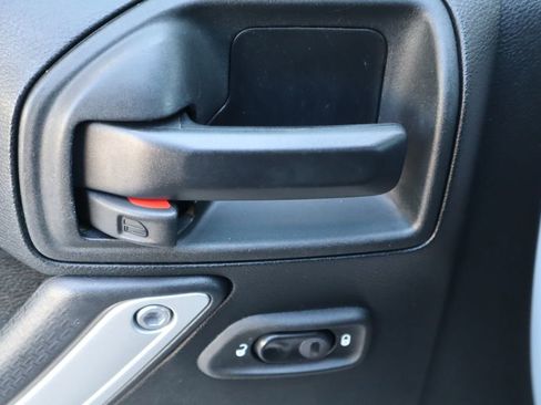 Used 2017 Jeep Wrangler Unlimited Sahara w/ Dual Top Group image 21