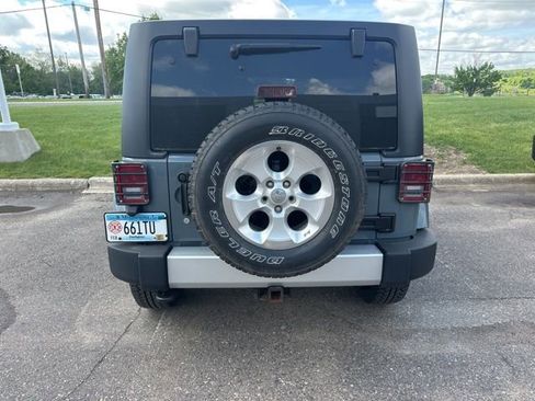 Used 2014 Jeep Wrangler Unlimited Sahara w/ Connectivity Group AWD/4WD image 4