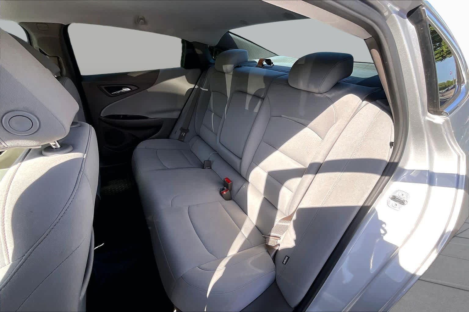 Used 2021 Chevrolet Malibu LT FWD image 25