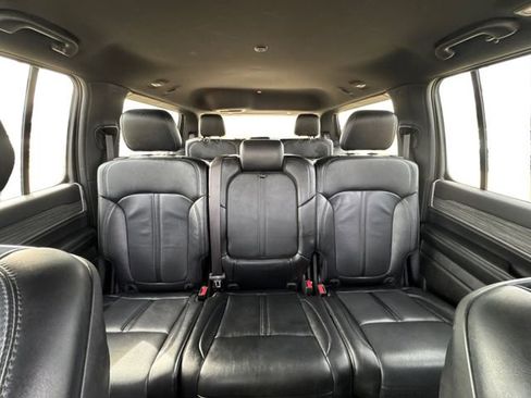 Used 2024 Jeep Wagoneer Series II w/ Flexible Seating Group AWD/4WD image 14