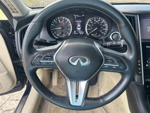 Used 2019 INFINITI Q50 Luxe w/ Essential Package (3.0T Luxe) image 9