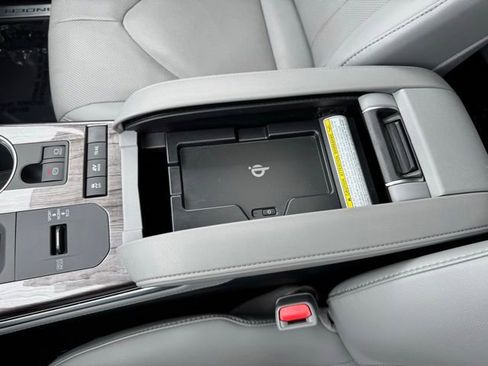 Used 2021 Toyota Highlander Limited image 21