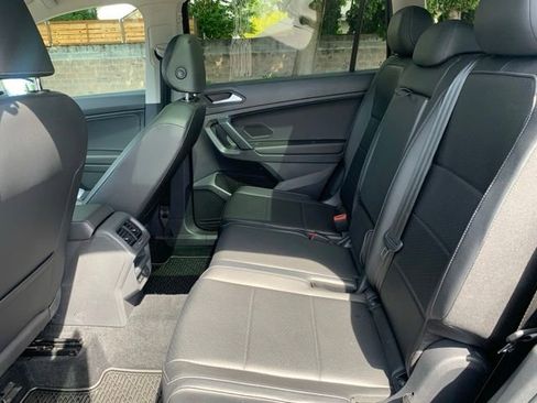 Used 2019 Volkswagen Tiguan SEL w/ 3rd Row Seat Package AWD/4WD image 15