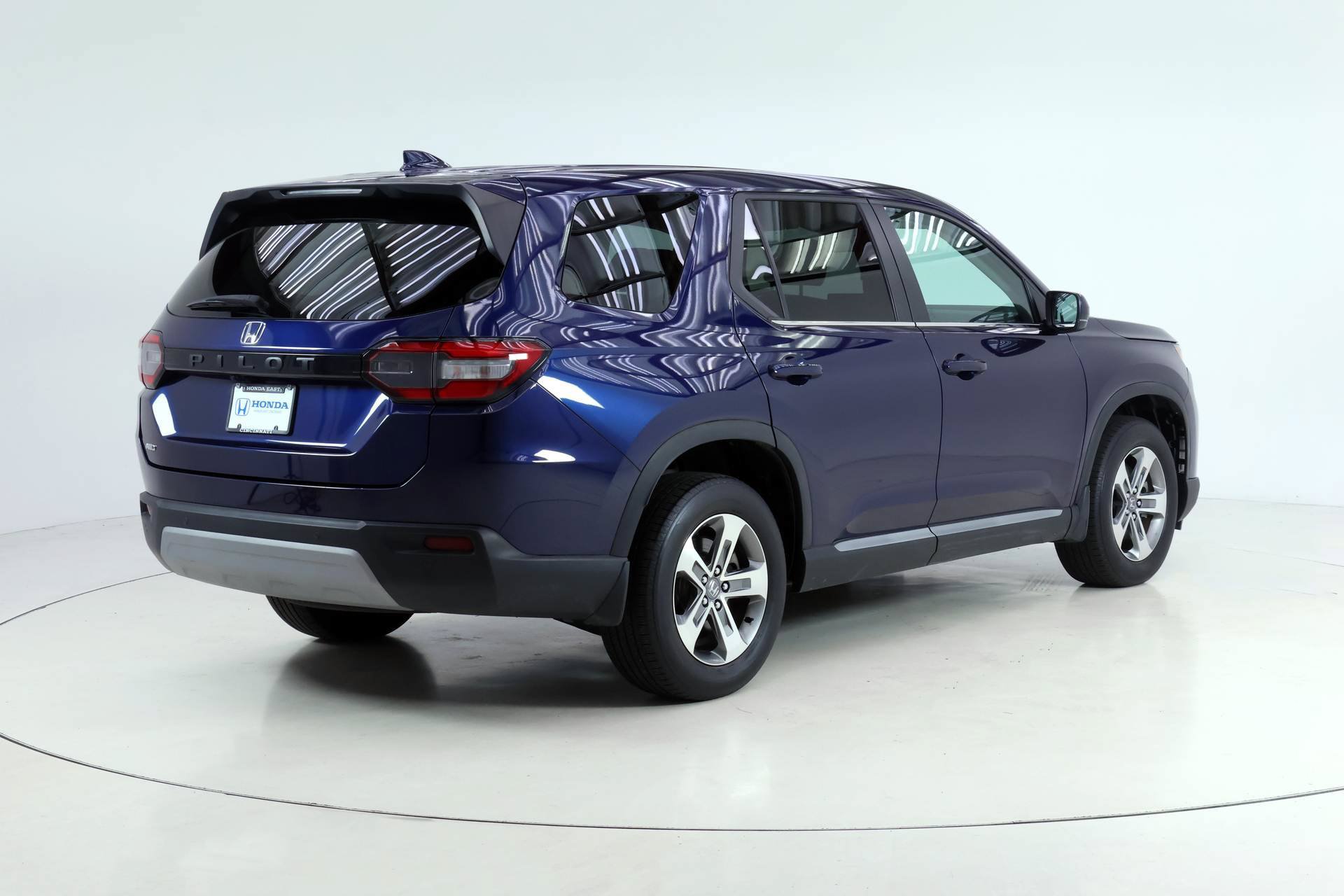 Certified 2024 Honda Pilot EX-L image 2