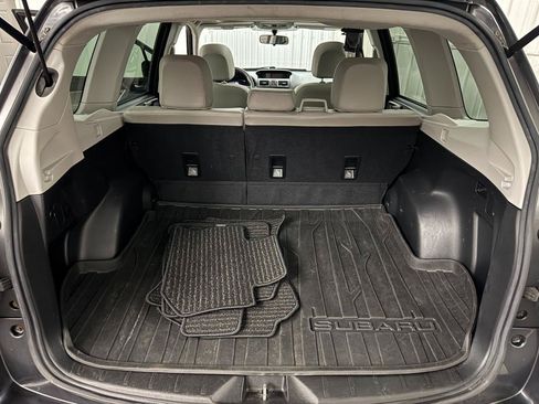 Used 2018 Subaru Forester 2.5i Limited AWD/4WD image 9