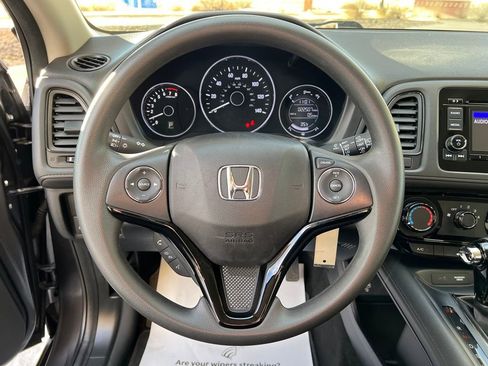 Used 2022 Honda HR-V LX image 17